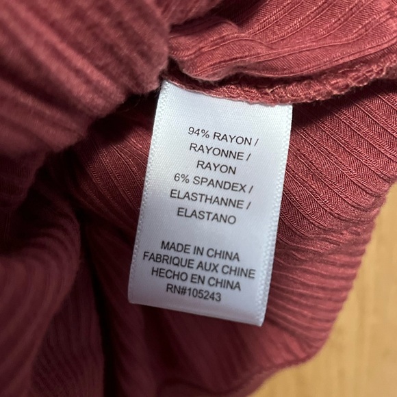 Bobeau Mauve Pink Surplice V-Neck Side Tie Ribbed Tank Top - Picture 6 of 10